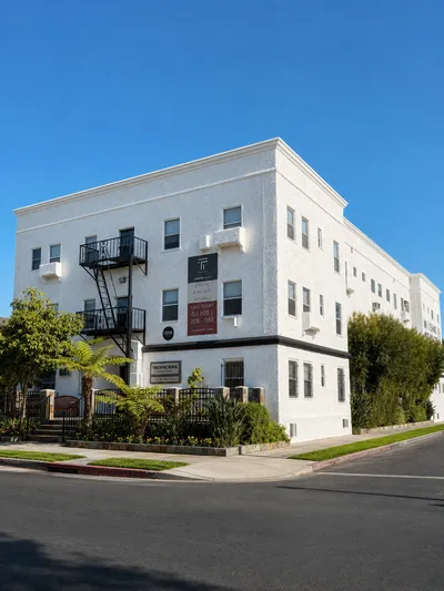 1256 W 29th St, Los Angeles, CA 90007 Building