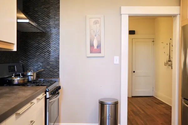 CMU Off-Campus Housing | 1041 Mirror St | Studio, 1- to 3-Bedroom Rentals Available