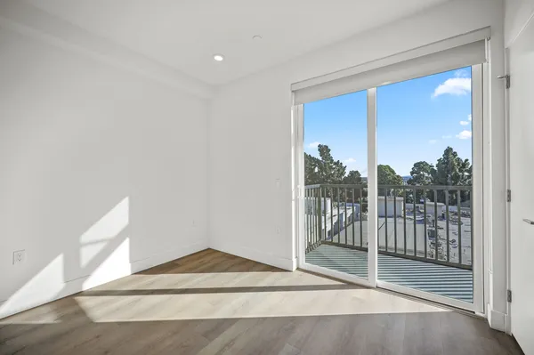 7050 Hawthorn in Hollywood, Los Angeles | Studio, 1- to 3-Bedroom Rentals Available