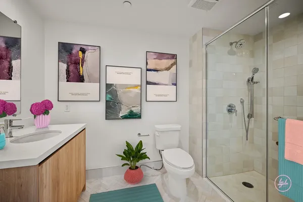 Tamarind Sunset in Hollywood, Los Angeles | Studio, 1- to 3-Bedroom Rentals Available