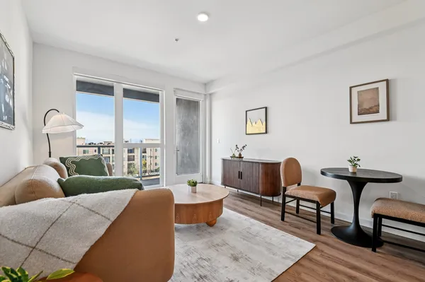 Somi in Koreatown, Los Angeles | Studio, 1- to 3-Bedroom Rentals Available