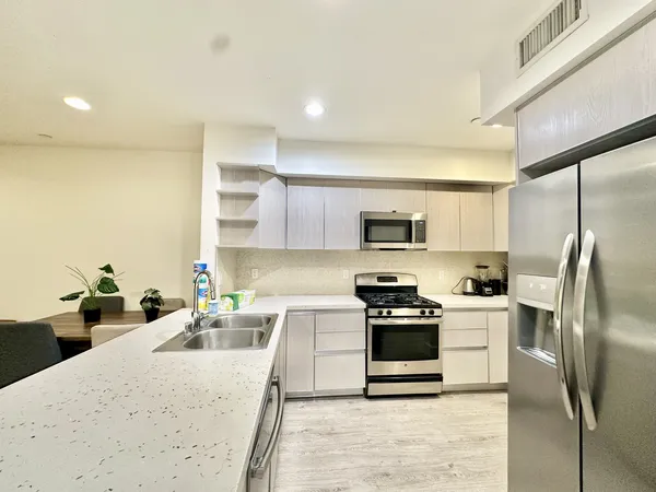 1539 Beloit Ave, Los Angeles, CA 90025 UCLA Off-Campus Housing | 1539 Beloit Ave-w | Studio, 1- to 3-Bedroom Rentals Available