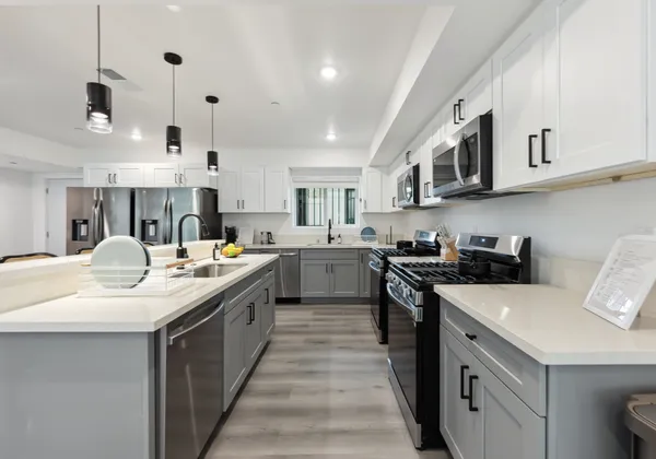1299 W 36th Pl, Los Angeles, CA 90007 1299 W 36th Pl in South Los Angeles, Los Angeles | Studio, 1- to 3-Bedroom Rentals Available