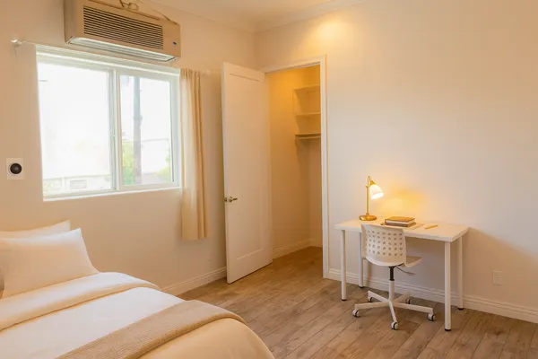 PM - JWB Landmark 1337-1339 | Coliving Spaces near USC for Off-Campus Living