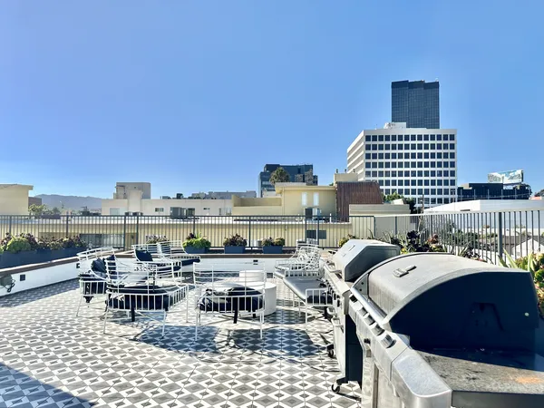 UCLA Off-Campus Housing | 1265 Barry Ave | Studio, 1- to 3-Bedroom Rentals Available