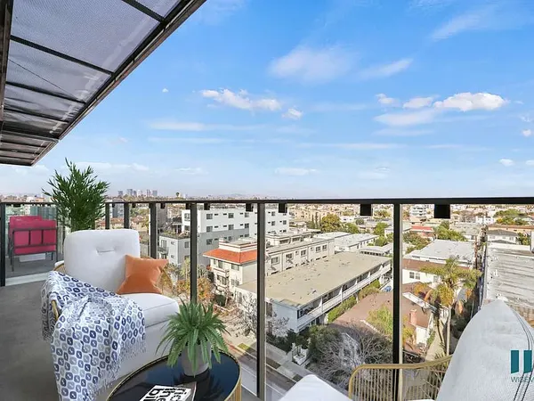 Motor Midway in Palms, Los Angeles | Studio, 1- to 3-Bedroom Rentals Available