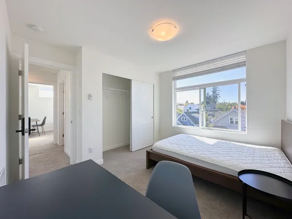 5634A Brooklyn Ave NE, Seattle, WA 98105 UW Off-Campus Housing | The Grey House | Studio, 1- to 3-Bedroom Rentals Available