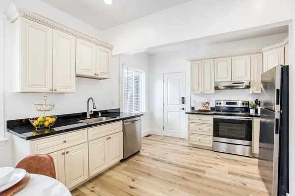 2618 College in South Berkeley, Berkeley | Studio, 1- to 3-Bedroom Rentals Available