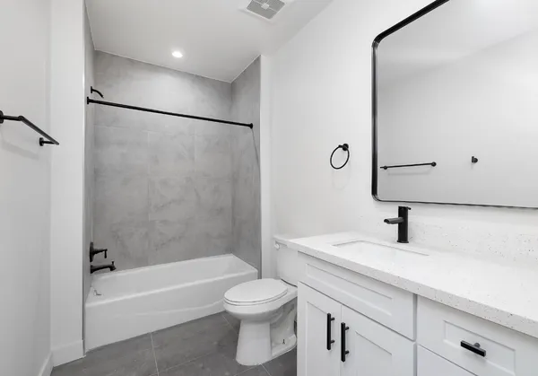 Polaris Lux for Rent near USC | Off-Campus Apartments