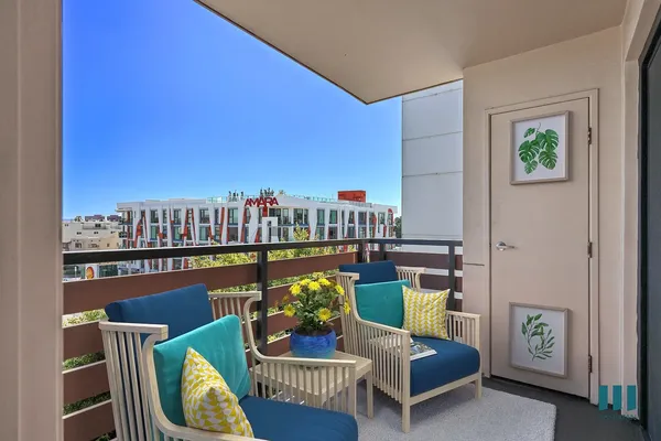 UCLA Off-Campus Housing | Santa Monica Federal | Studio, 1- to 3-Bedroom Rentals Available