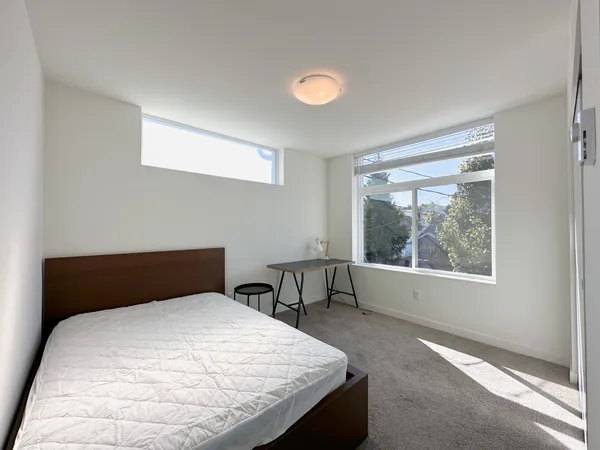 5634A Brooklyn Ave NE, Seattle, WA 98105 UW Off-Campus Housing | The Grey House | Studio, 1- to 3-Bedroom Rentals Available