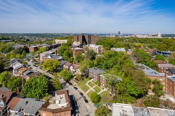 CMU Off-Campus Housing | 5735 - 5737 Hobart St, Pittsburgh, PA 15217 | Studio, 1- to 3-Bedroom Rentals Available