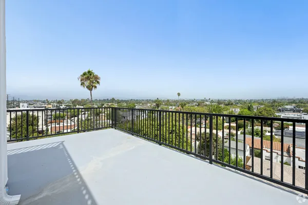 1808 Lincoln Blvd, Los Angeles, CA 90291 The Marlowe for rent in Venice, Los Angeles | 1-Bedroom Rentals Available