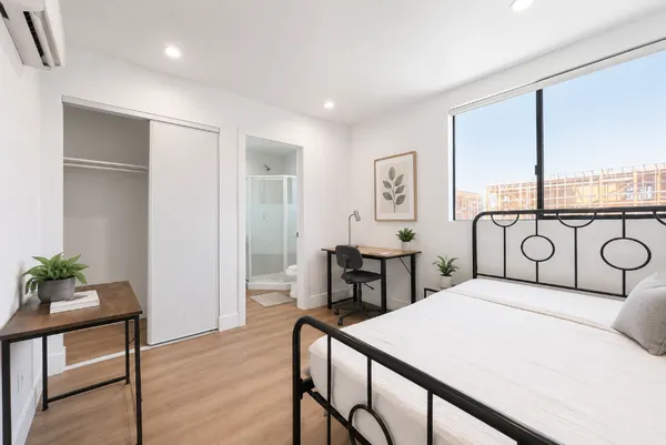 USC Off-Campus Housing | 3100 S Normandie Ave | Studio, 1- to 3-Bedroom Rentals Available
