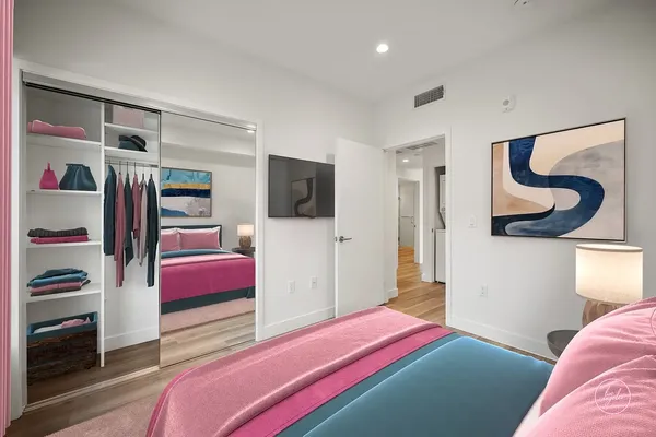 Tamarind Sunset in Hollywood, Los Angeles | Studio, 1- to 3-Bedroom Rentals Available