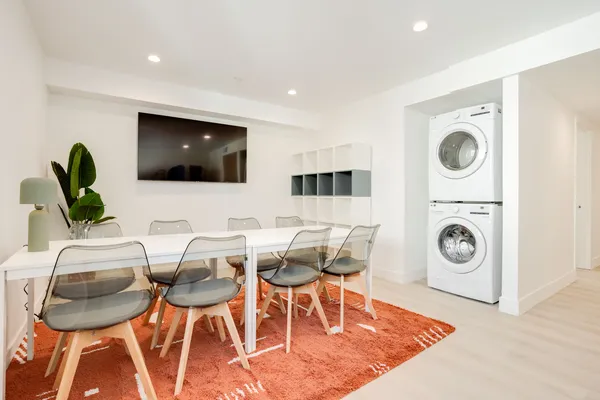 USC Off-Campus Housing | 1224 W 37th Pl | Studio, 1- to 3-Bedroom Rentals Available