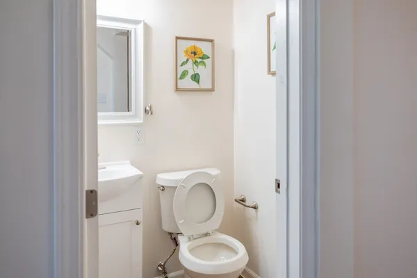 CMU Off-Campus Housing | 1808 Shady Ave | Studio, 1- to 3-Bedroom Rentals Available