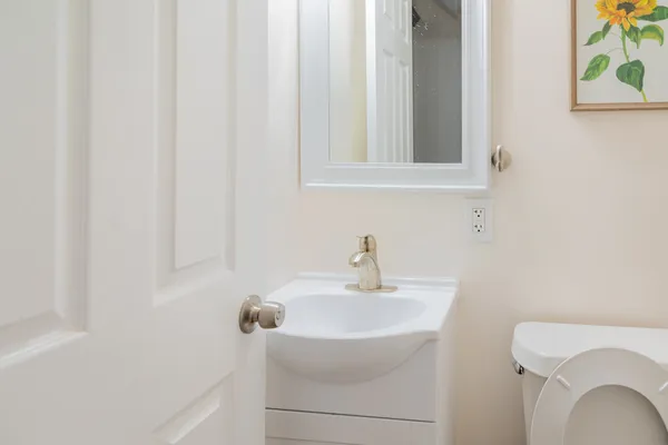 CMU Off-Campus Housing | 1808 Shady Ave | Studio, 1- to 3-Bedroom Rentals Available