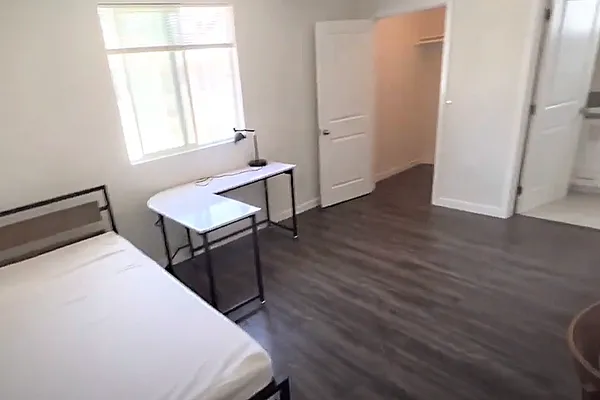 1196 1/2 W 36th St, Los Angeles, CA 90007 | Tripalink