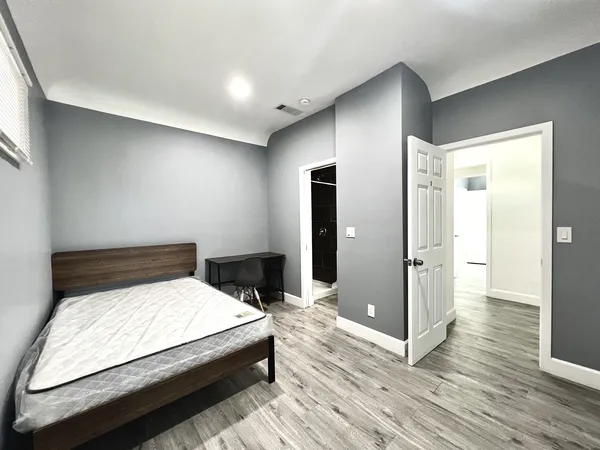 1142 W 35th St, Los Angeles, CA 90007 USC Off-Campus Housing | 1142 W 35th St | Studio, 1- to 3-Bedroom Rentals Available