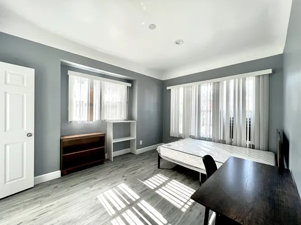1142 W 35th St, Los Angeles, CA 90007 USC Off-Campus Housing | 1142 W 35th St | Studio, 1- to 3-Bedroom Rentals Available