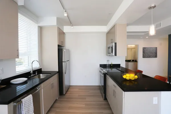 30Sixty in Koreatown, Los Angeles | Studio, 1- to 3-Bedroom Rentals Available