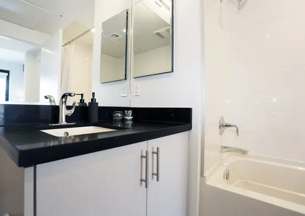 30Sixty in Koreatown, Los Angeles | Studio, 1- to 3-Bedroom Rentals Available