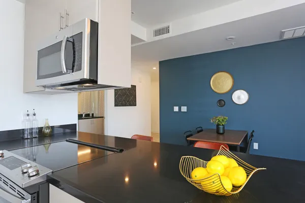 30Sixty in Koreatown, Los Angeles | Studio, 1- to 3-Bedroom Rentals Available