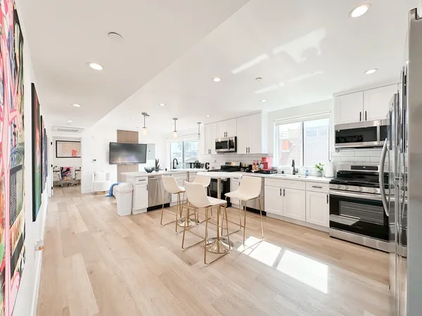 1338 West 35th Place | 1-Bedroom Off-Campus Housing for Rent near USC