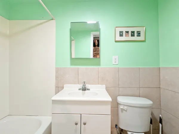 1808 Shady Ave, Pittsburgh, PA 15217 CMU Off-Campus Housing | 1808 Shady Ave | Studio, 1- to 3-Bedroom Rentals Available