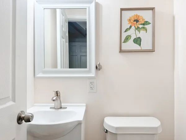 1808 Shady Ave, Pittsburgh, PA 15217 CMU Off-Campus Housing | 1808 Shady Ave | Studio, 1- to 3-Bedroom Rentals Available