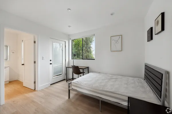 Duplex at The Pegasus for Rent in USC-Outside-DPS, Los Angeles | Tripalink