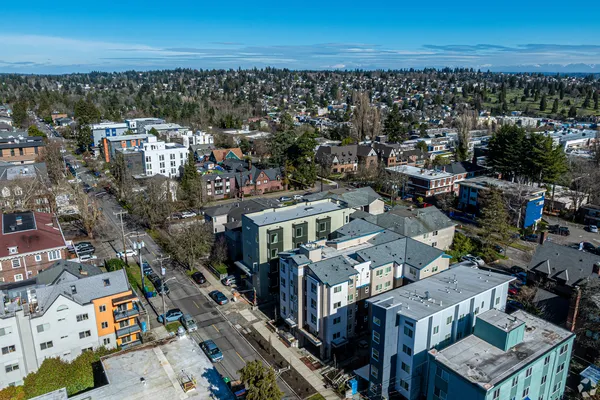 UW Off-Campus Housing | U20 Apartments | Studio, 1- to 3-Bedroom Rentals Available