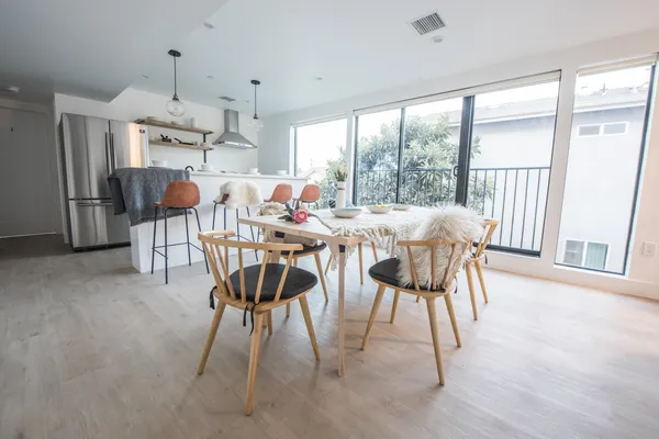 1436 W 36th Pl for Rent cerca de USC | Off-Campus Housing