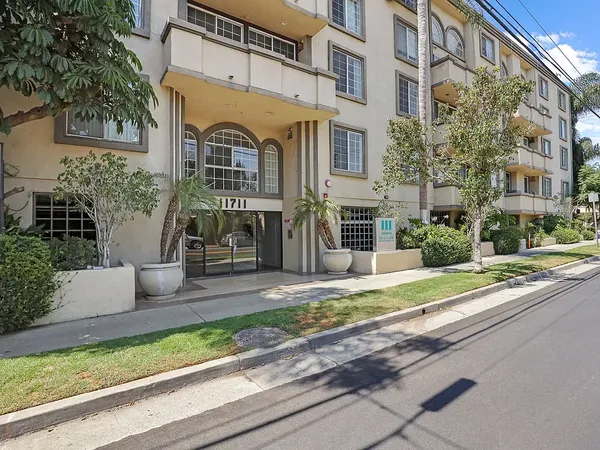 UCLA Off-Campus Housing | Rose Flower | Studio, 1- to 3-Bedroom Rentals Available