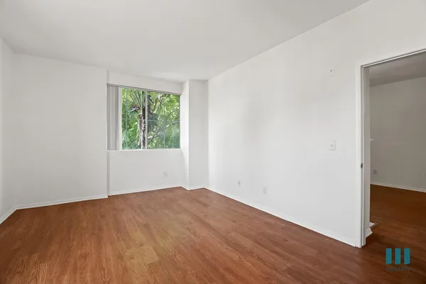 UCLA Off-Campus Housing | Barrington Santa Monica | Studio, 1- to 3-Bedroom Rentals Available