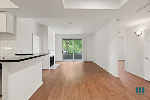 UCLA Off-Campus Housing | Barrington Santa Monica | Studio, 1- to 3-Bedroom Rentals Available