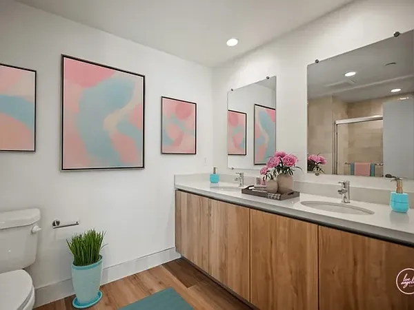 Tamarind Sunset in Hollywood, Los Angeles | Studio, 1- to 3-Bedroom Rentals Available