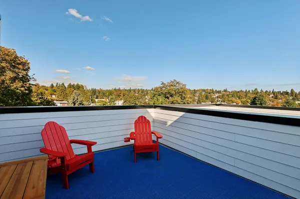 UW Off-Campus Housing | Ravenna Gardens | Studio, 1- to 3-Bedroom Rentals Available