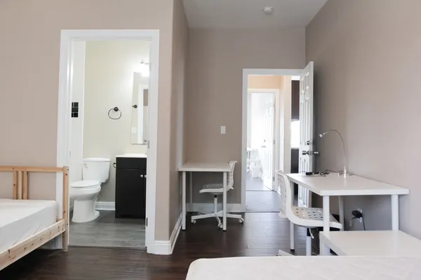 PM - JWB Landmark 1337-1339 | Coliving Spaces near USC for Off-Campus Living