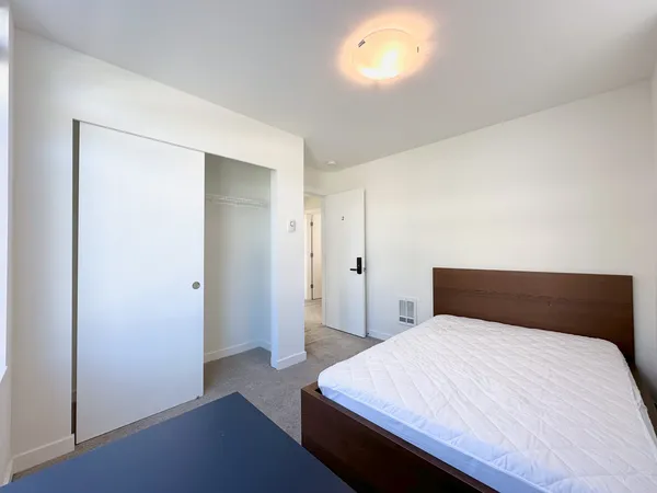 5634A Brooklyn Ave NE, Seattle, WA 98105 UW Off-Campus Housing | The Grey House | Studio, 1- to 3-Bedroom Rentals Available