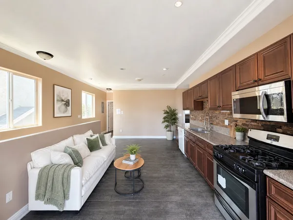 USC Off-Campus Housing | PM - JWB Landmark 1337-1339 | Studio, 1- to 3-Bedroom Rentals Available