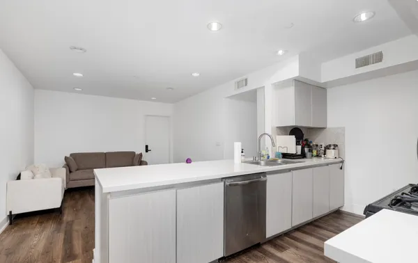1539 Beloit Ave, Los Angeles, CA 90025 UCLA Off-Campus Housing | 1539 Beloit Ave-w | Studio, 1- to 3-Bedroom Rentals Available