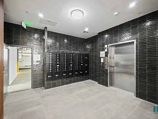 Ogden Garden in Beverly Grove, Los Angeles | Studio, 1- to 3-Bedroom Rentals Available