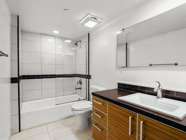 Edinburgh Courtyard for rent in Beverly Grove, Los Angeles | 2-Bedroom Rentals Available