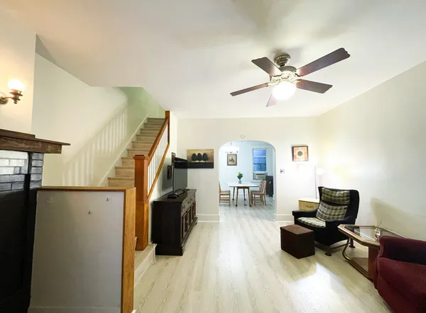 CMU Off-Campus Housing | 1041 Mirror St | Studio, 1- to 3-Bedroom Rentals Available