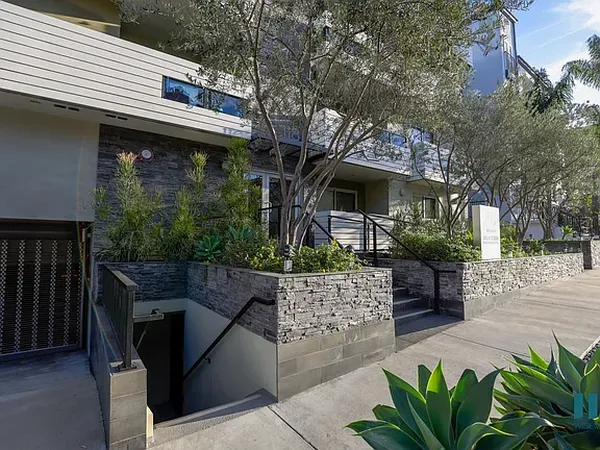 UCLA Off-Campus Housing | Dorothy Village | Studio, 1- to 3-Bedroom Rentals Available