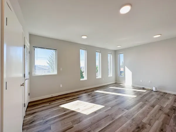 UW Off-Campus Housing | DP Studios | Studio, 1- to 3-Bedroom Rentals Available