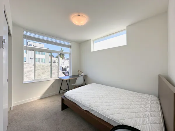 5634A Brooklyn Ave NE, Seattle, WA 98105 UW Off-Campus Housing | The Grey House | Studio, 1- to 3-Bedroom Rentals Available