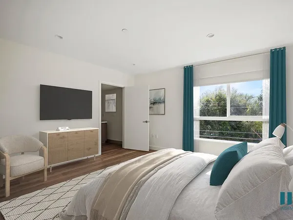 UCLA Off-Campus Housing | Louisiana Glen | Studio, 1- to 3-Bedroom Rentals Available